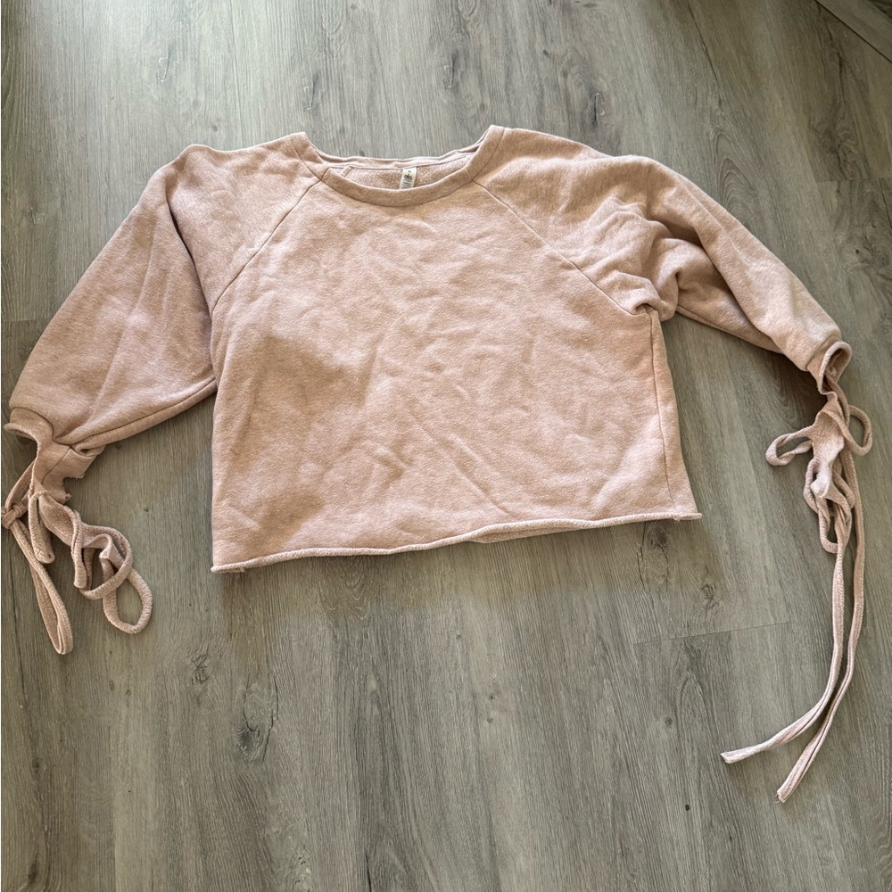 Alo Yoga Women's Pale Pink Sweater - Picture 3 of 6